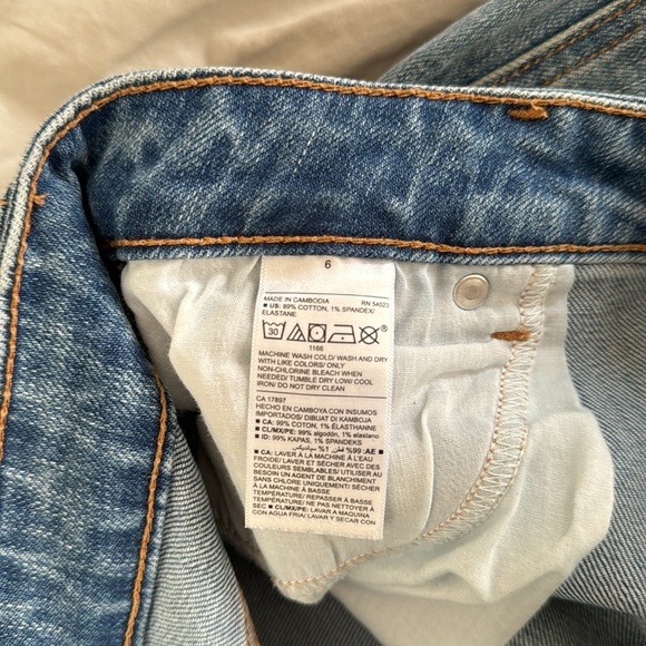 Old Navy Denim mini skirt - Picture 5 of 6